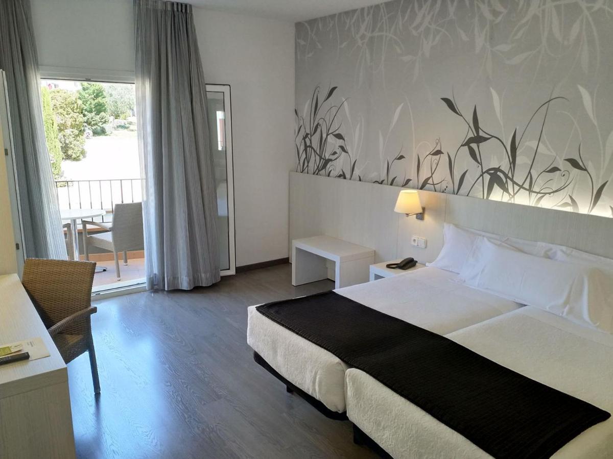Hotel Mediterrani كاليلا دو بالافروجيل المظهر الخارجي الصورة